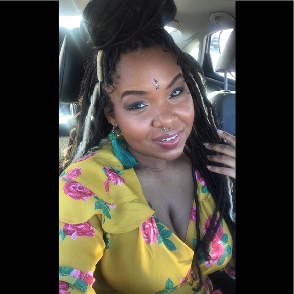 Meet your Closet Freak, Tori Sade! - Picture 5 of 8